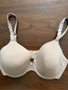 Natori Molded Underwire Bra in Nude with Lace-Trim Straps